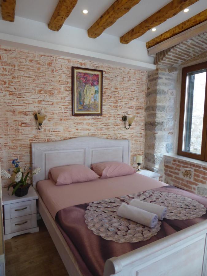 Apartaments Charlie Chaplin Kotor Exterior foto